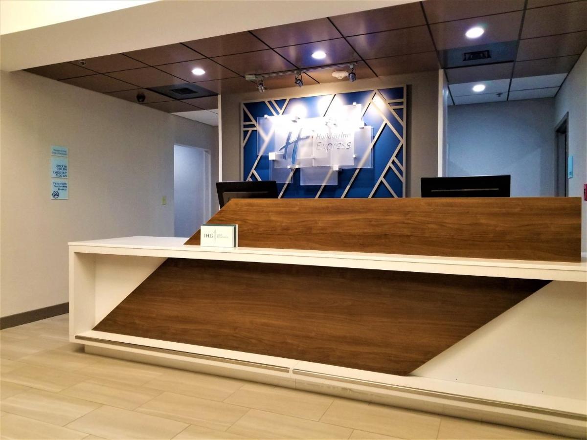 Holiday Inn Express Apex - Raleigh By Ihg Exterior foto